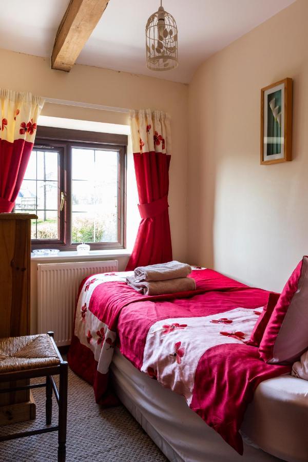 Herefordshire Holiday Cottages Lea Экстерьер фото